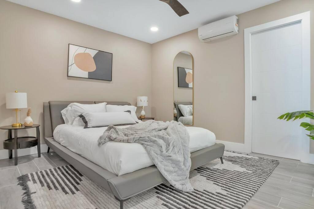 Stunning 2 Story Villa With Pool Fort Lauderdale Buitenkant foto
