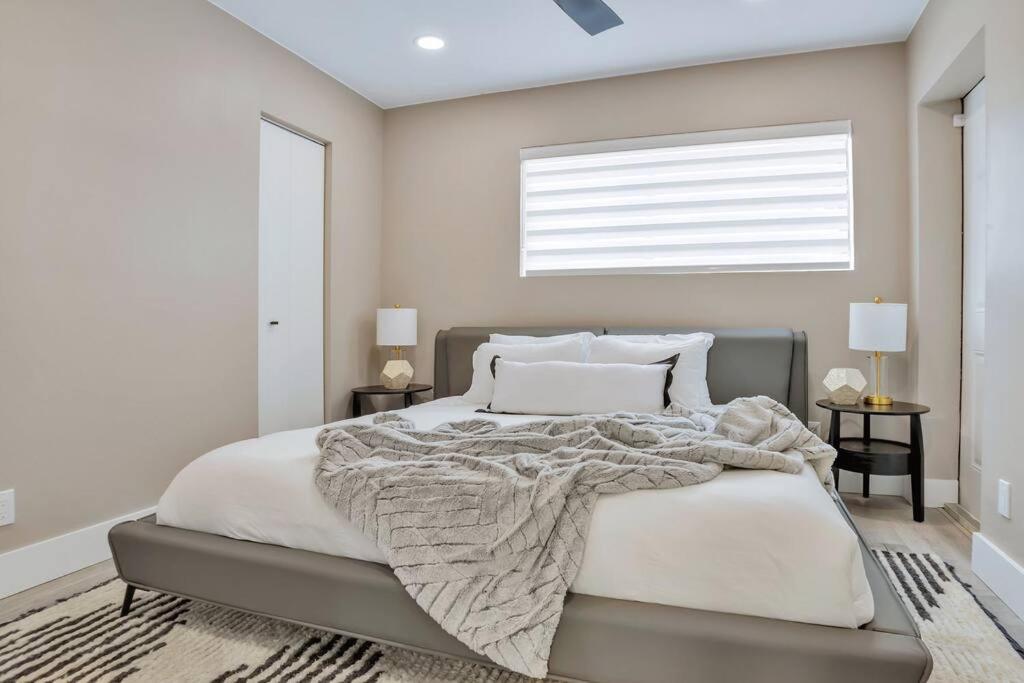 Stunning 2 Story Villa With Pool Fort Lauderdale Buitenkant foto