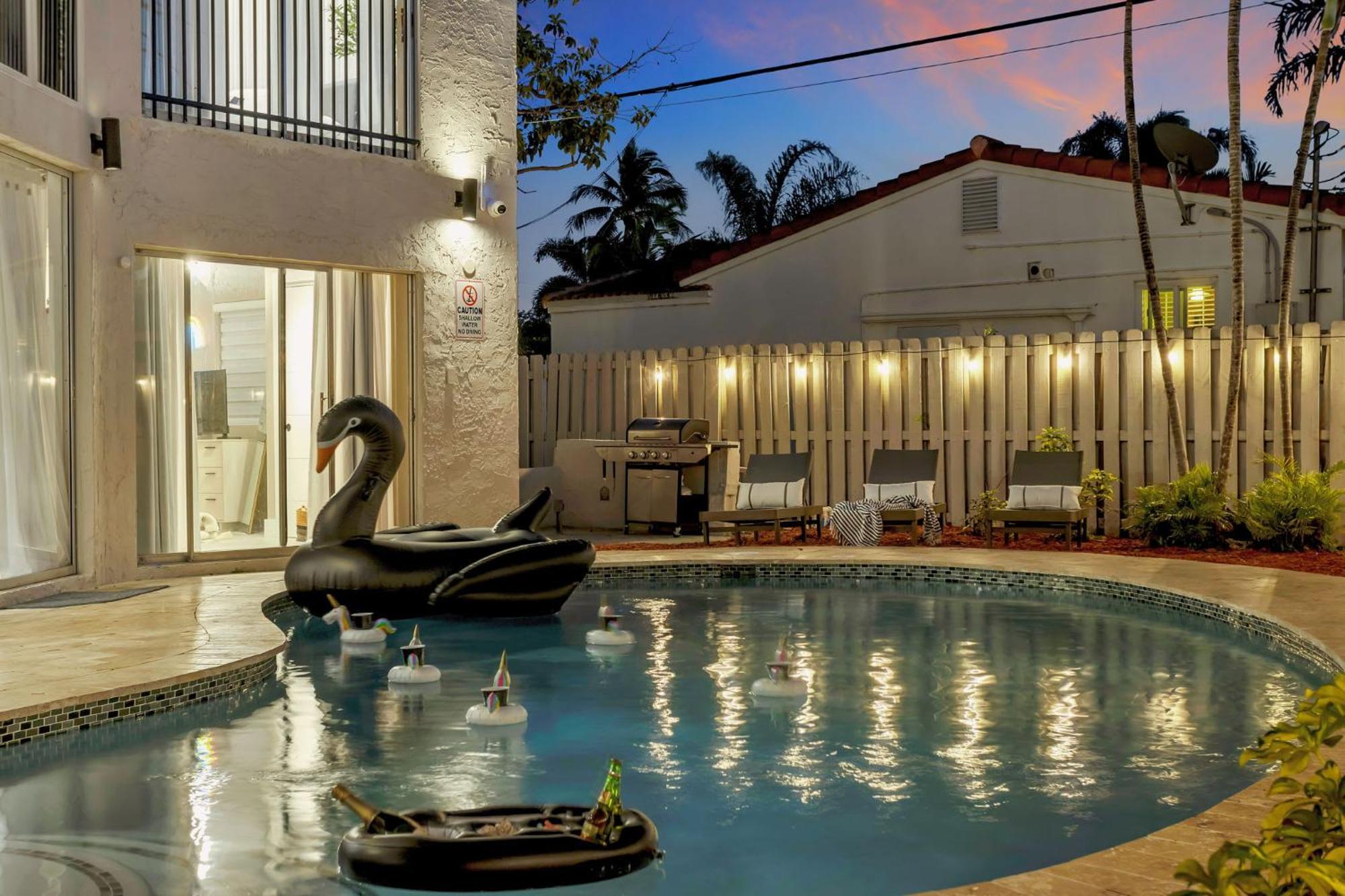 Stunning 2 Story Villa With Pool Fort Lauderdale Buitenkant foto